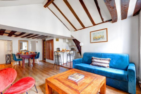 BnBNook - Stylish 2BR - Ile St-Louis - Notre-Dame